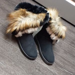Winter fuzzy boots